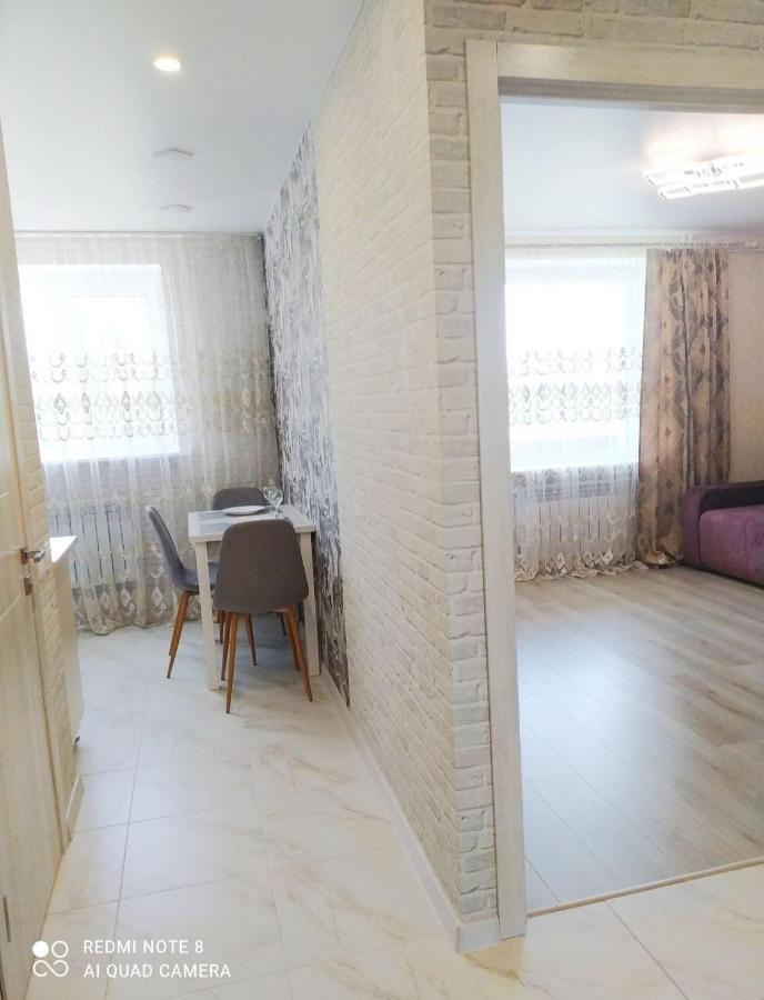 Стильная Vip Квартира В Центре Shostka Exterior foto